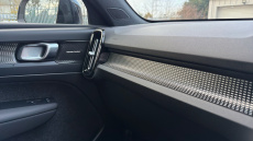 Volvo XC40 2.0 B4P Ultimate Dark 5dr Auto Petrol Estate